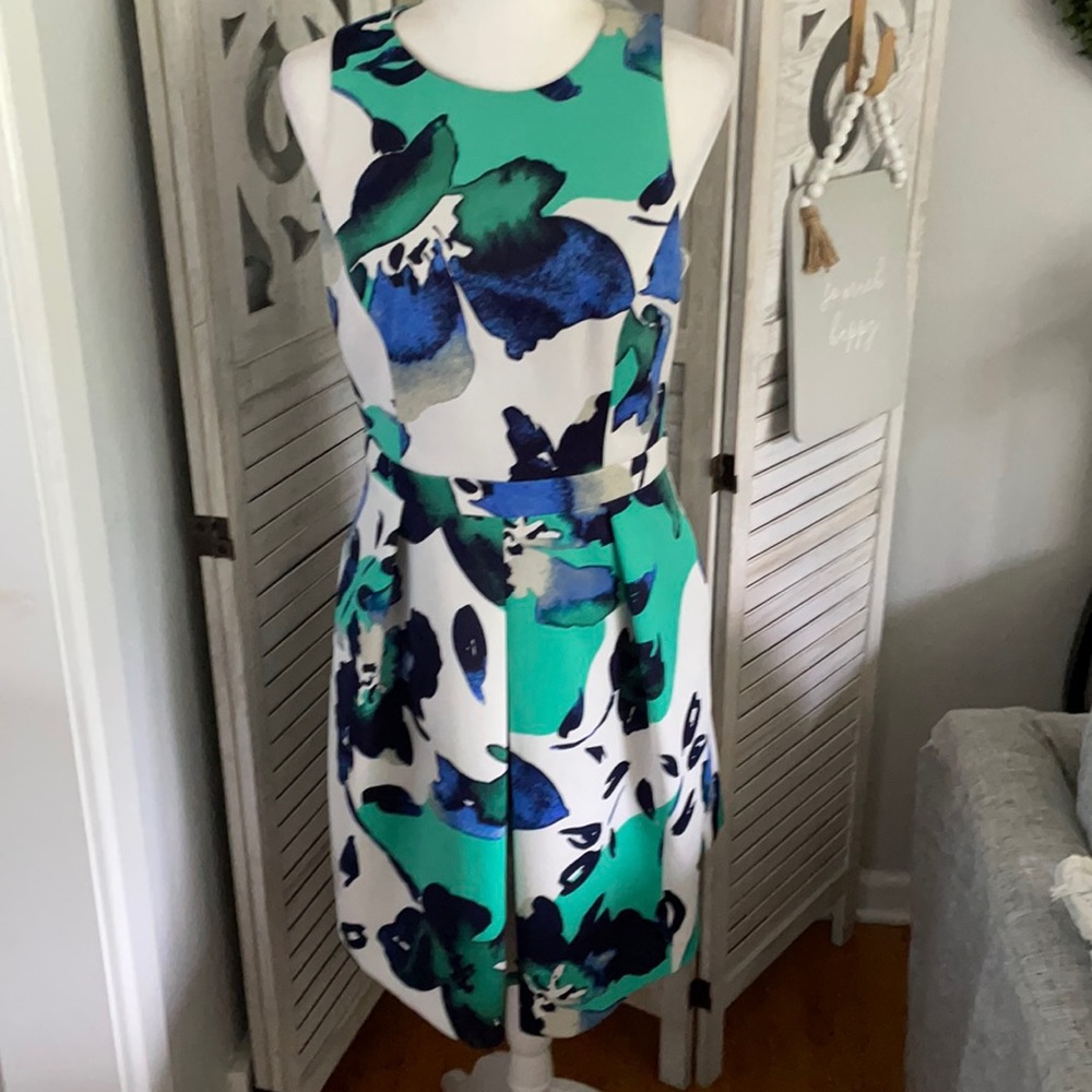Vince Camuto floral dress size 10